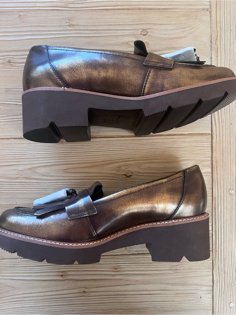 Naturalizer Metallic Bronze Lug Sole Loafers Size 9.5W – Tassel Platform Shoes - Picture 2 of 7